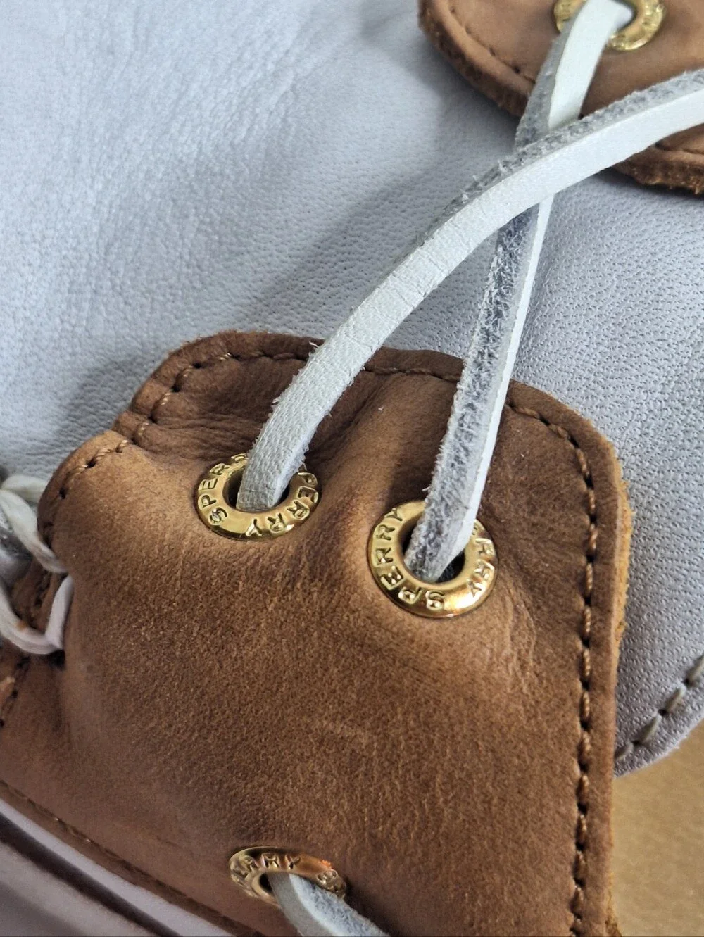Sperry Authentic Gold Cup 2 EYE Boat Shoes Ivory Leather Lambskin Lining Mens 9